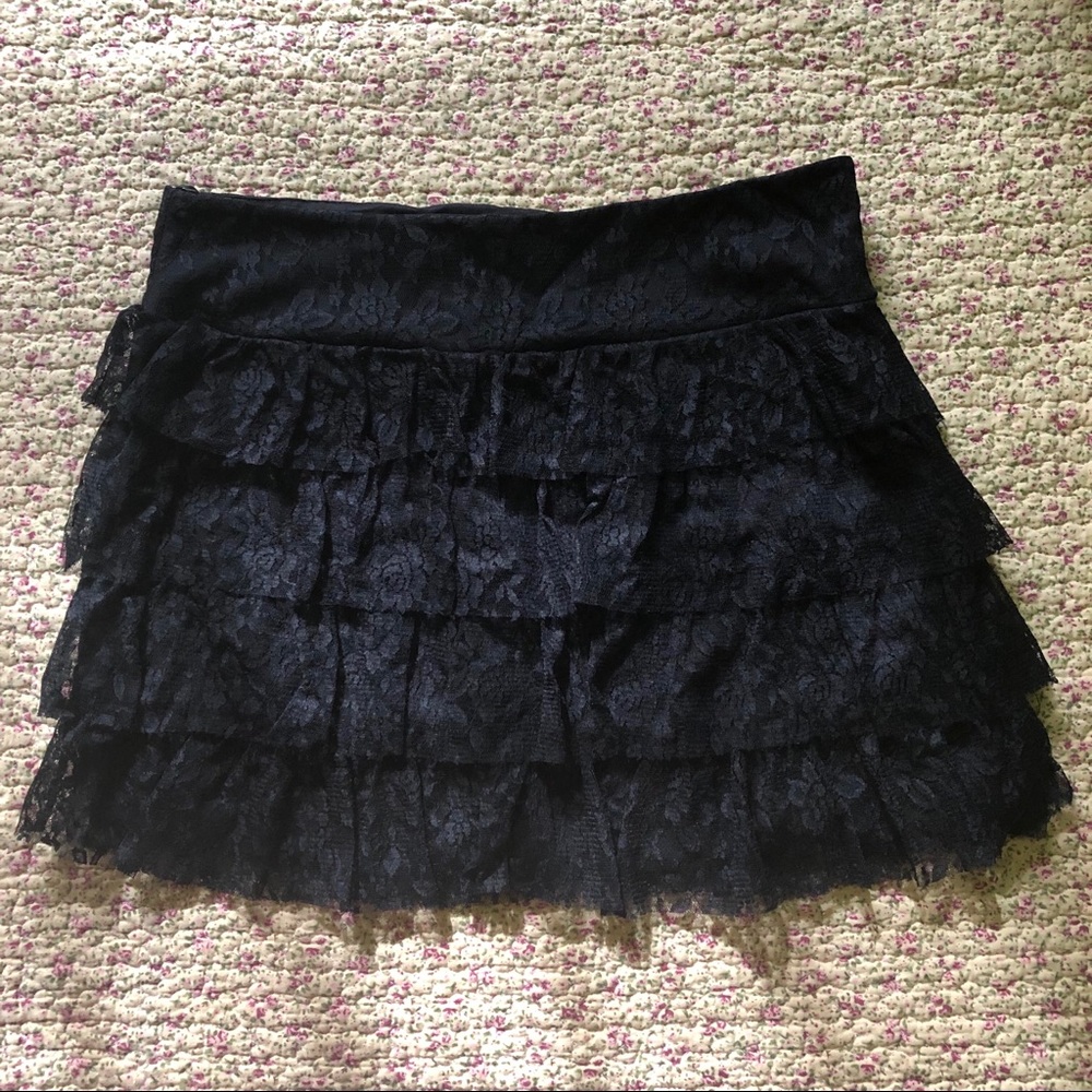 Black Mini Lace Tiered Skirt Medium